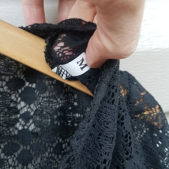 Black Lace Robe - Picture 3 of 9